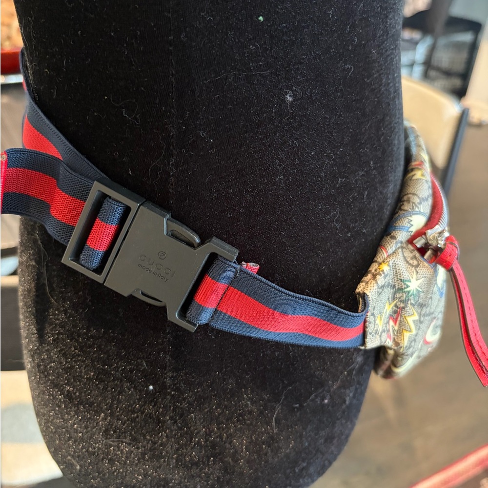 Gucci Beige Waist/Crossbody Bag with Red and Multicolor Accents - Picture 3 of 9